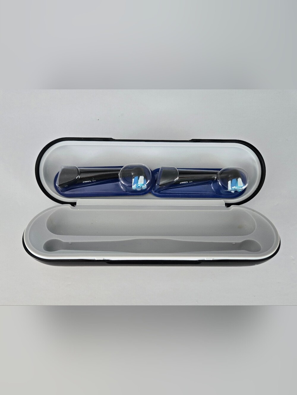 Oral-B iO Series 2 Heads And Case Tooth Brush NWT